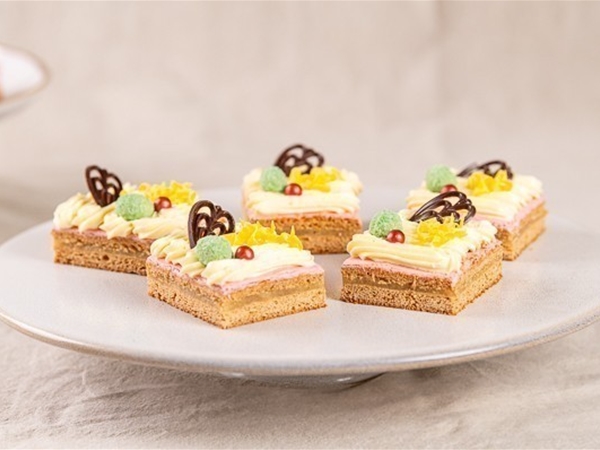 Oranjekoek stukje creme